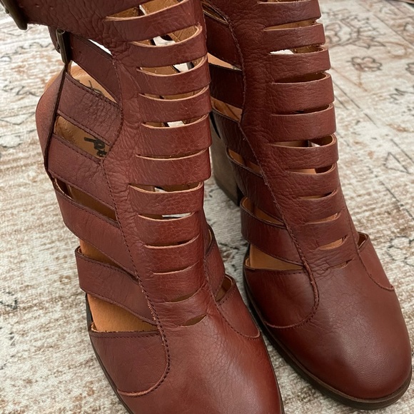 Free People Hayes booties boots. Brown leather, New, never been worn. Size 39. - Picture 2 of 2